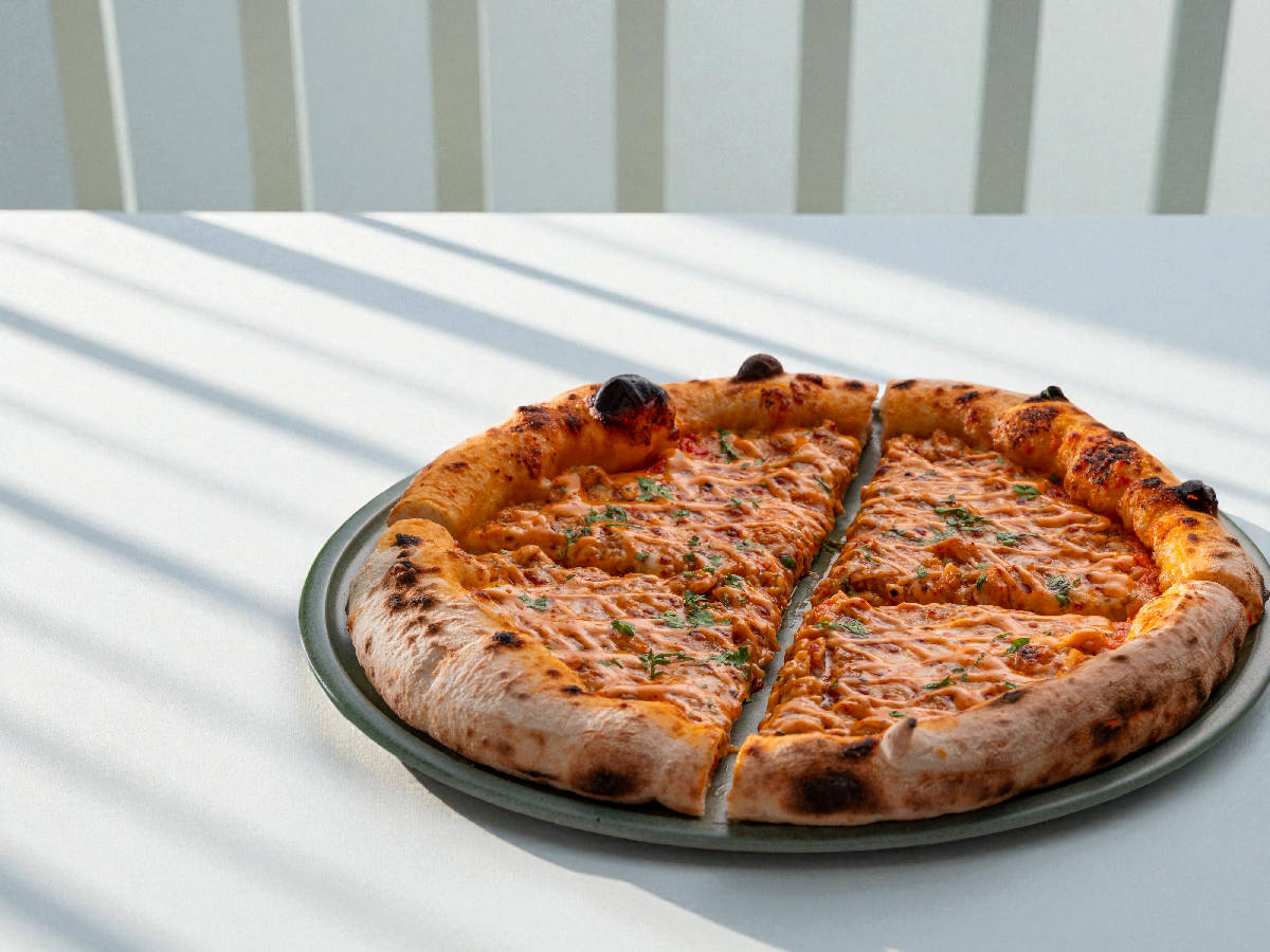 Pizza Pollo Piccante con Salsa Rosa